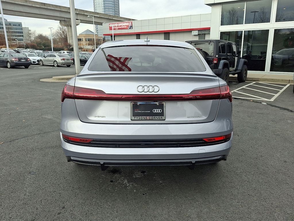 Thumbnail: 2021 Audi e-tron GT - 5