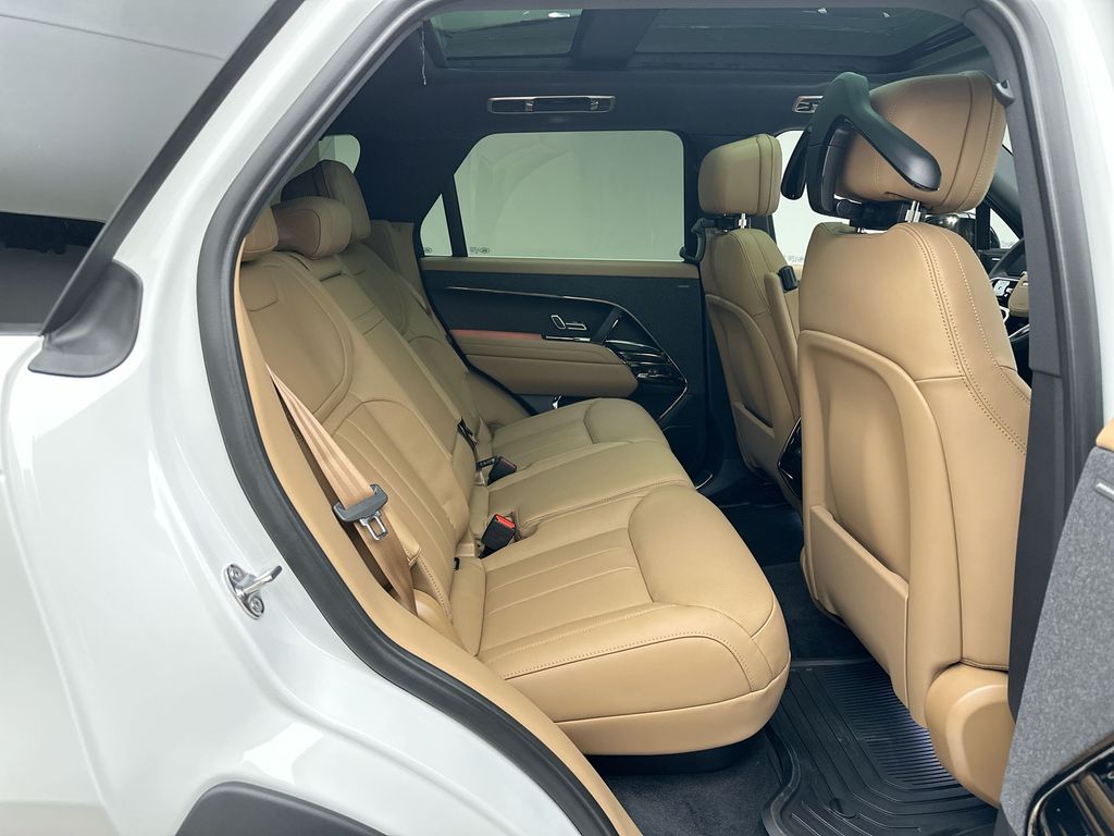 Thumbnail: 2026 Land Rover Range Rover Sport - 7