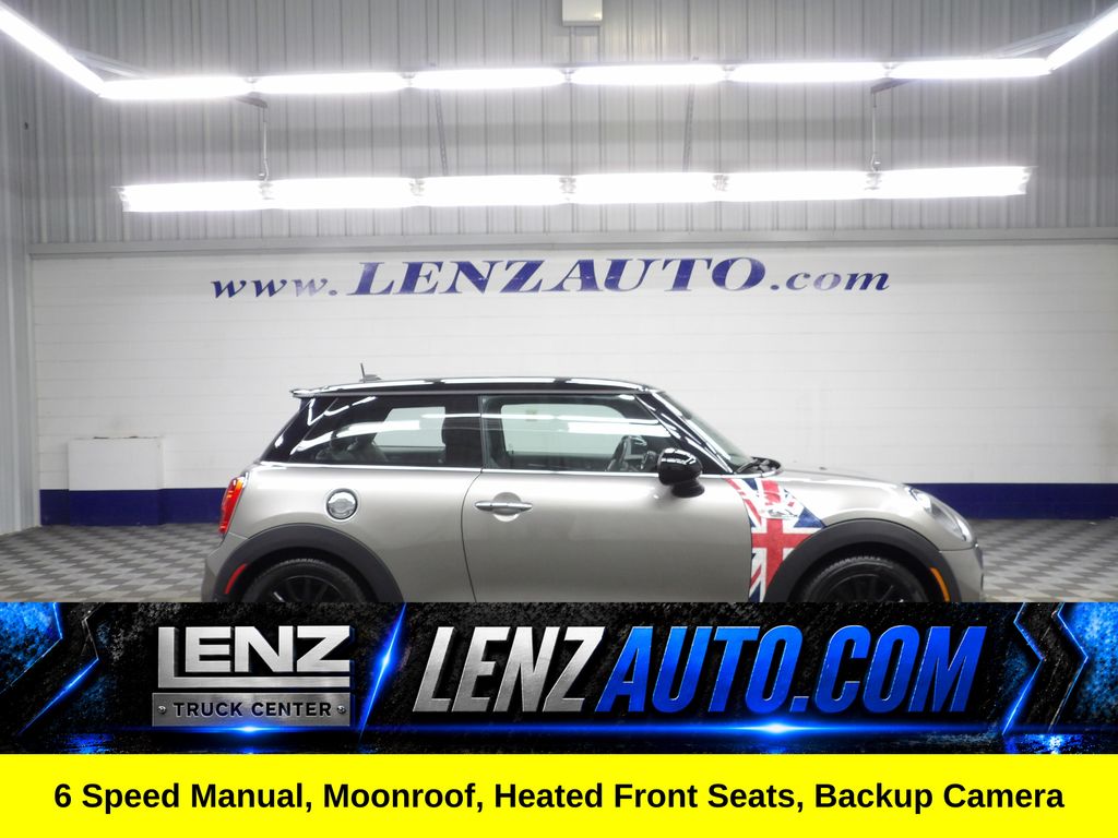 Melting Silver Metallic 2019 MINI Cooper Hatchback Front-Wheel Drive 6-Speed Manual