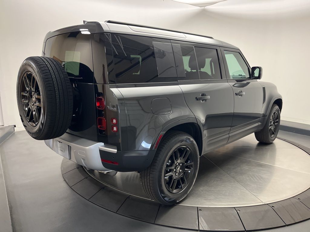 Thumbnail: 2025 Land Rover Defender - 4