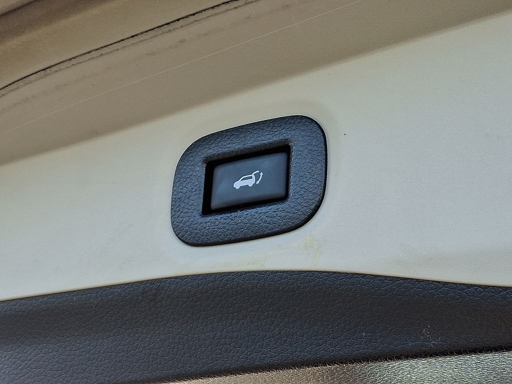 Thumbnail: 2017 Nissan Rogue - 30