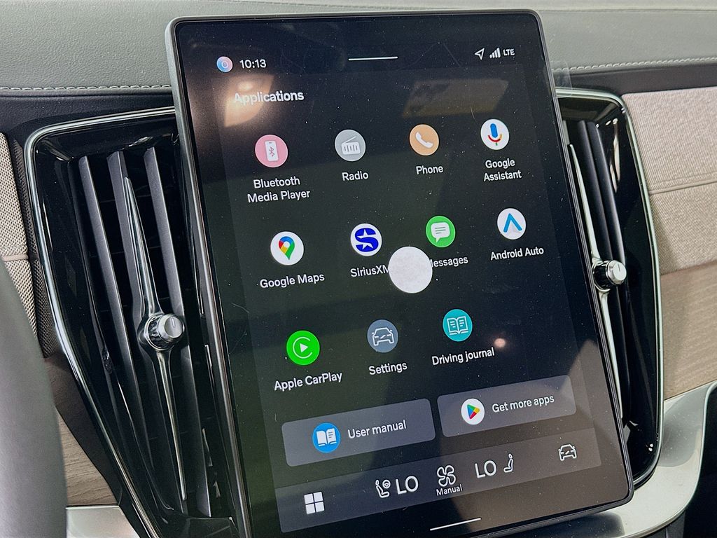 2026 Volvo XC90 Plus - Photo 13
