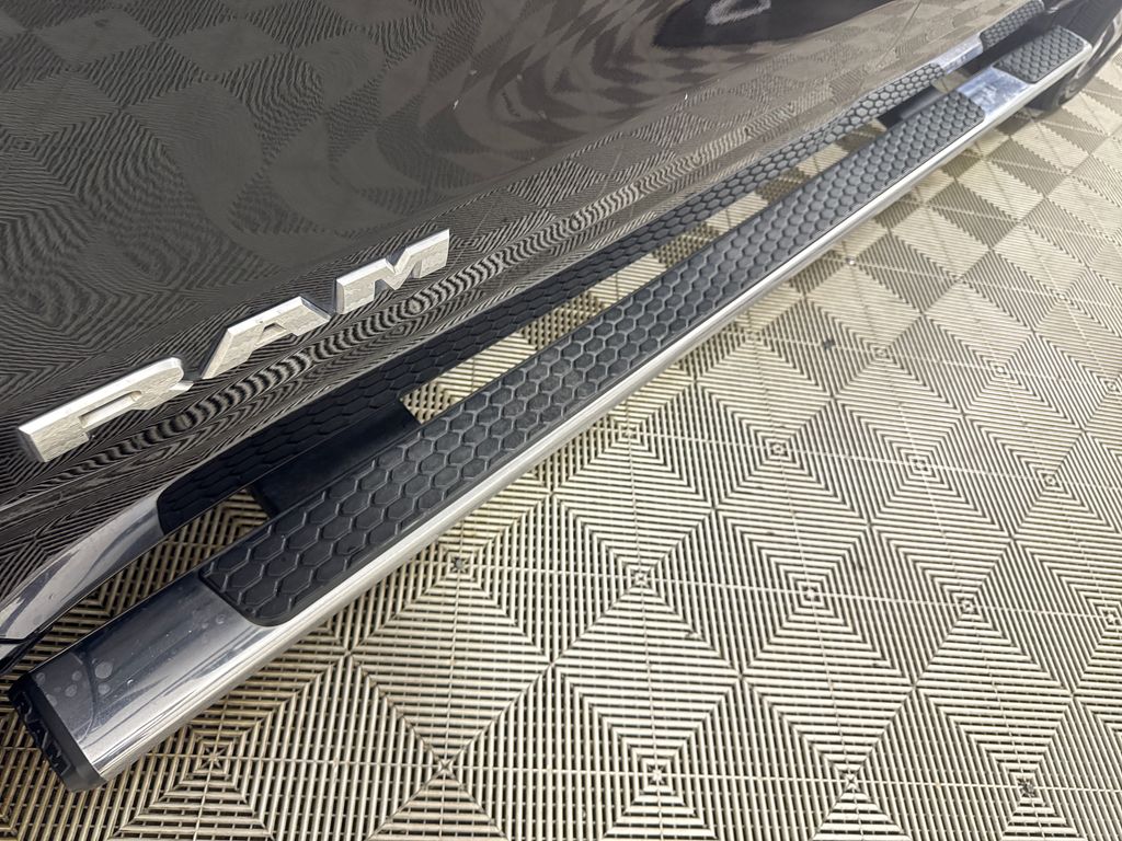 Used 2019 Black Ram Laramie image 14