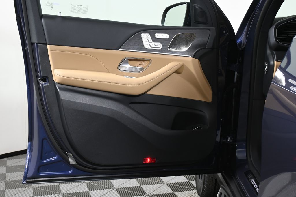 Thumbnail: 2026 Mercedes-Benz GLE - 24