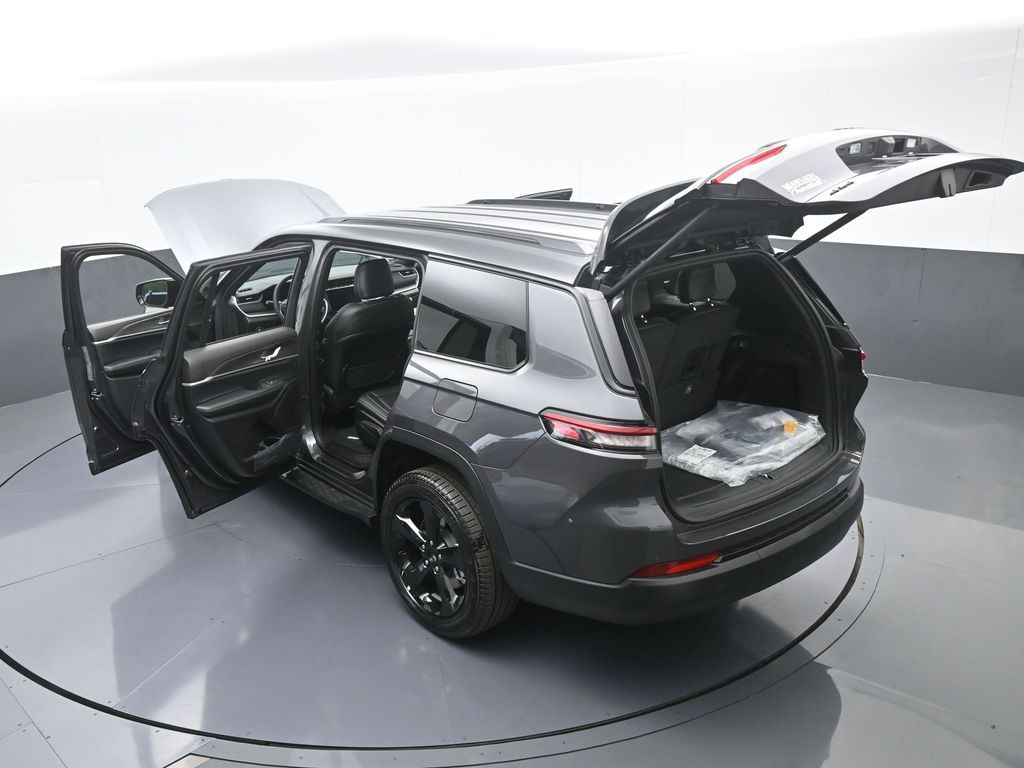 Used 2025 Baltic Gray Metallic Clearcoat Jeep Limited image 36