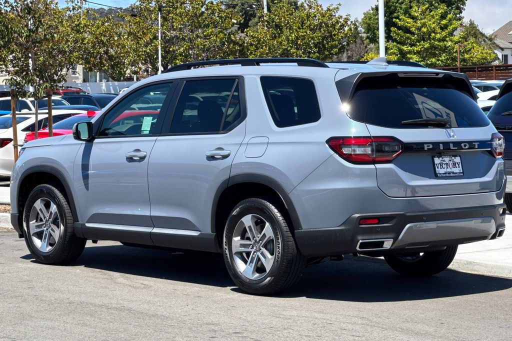 New 2026 Sonic Gray Pearl Honda EX-L image 6
