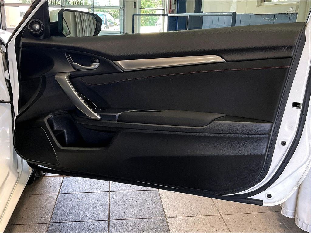 2017 Honda Civic — photo 12