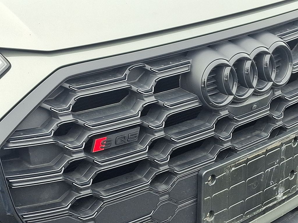 Thumbnail: 2023 Audi SQ5 - 4