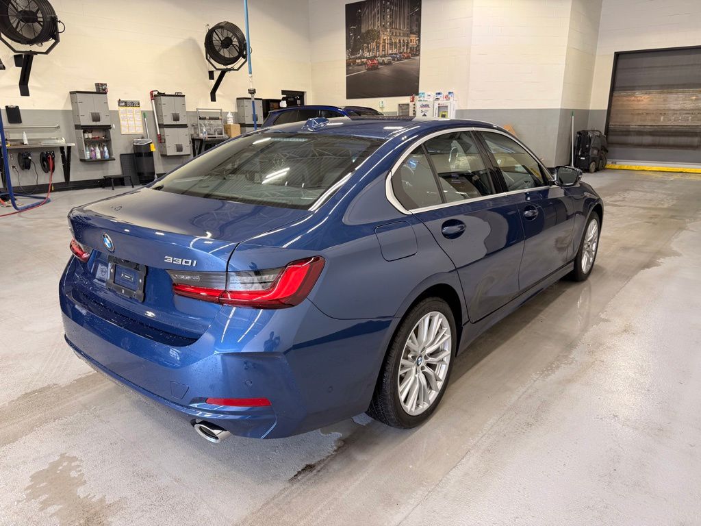 Thumbnail: 2024 BMW 3 Series - 6