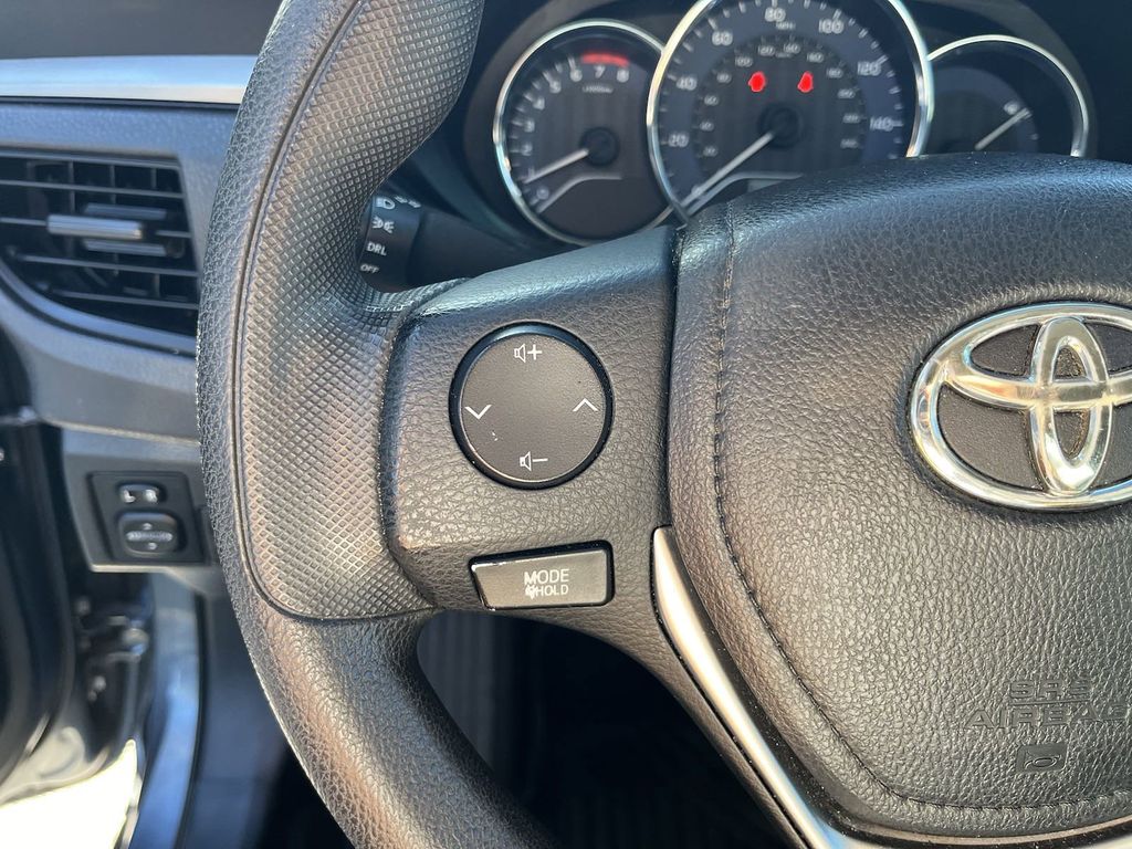 2014 Toyota Corolla L 26