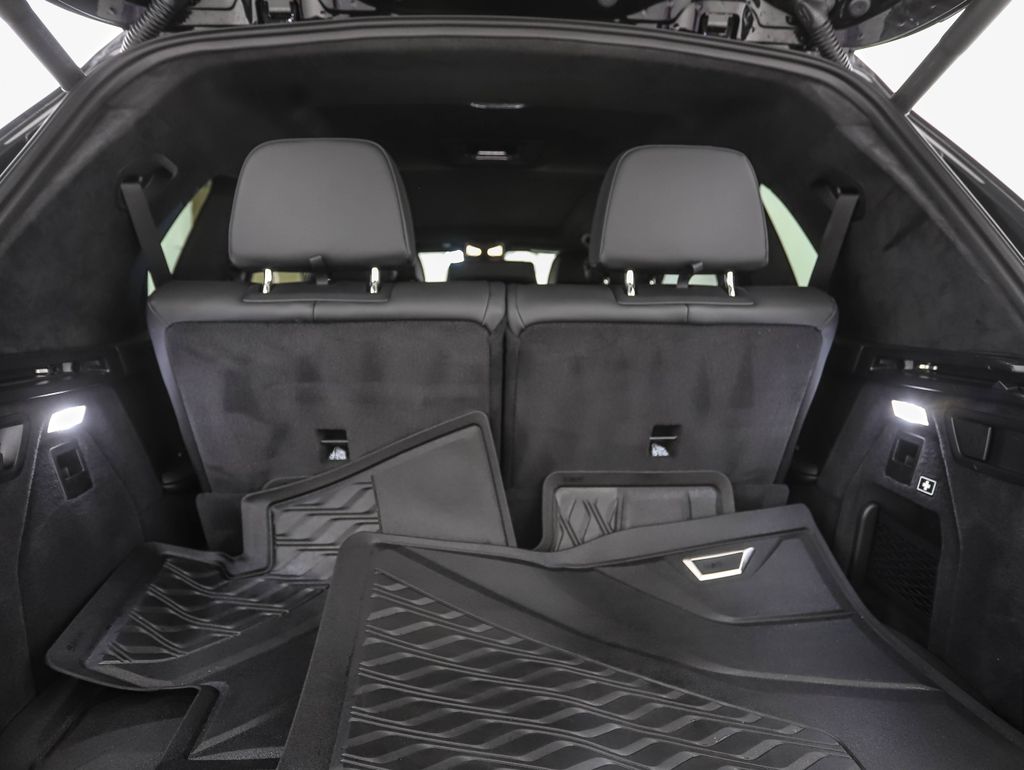 Thumbnail: 2026 BMW X7 - 28