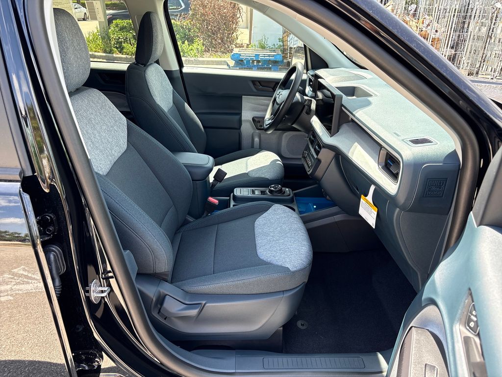 New 2026 Black Ford XLT image 5