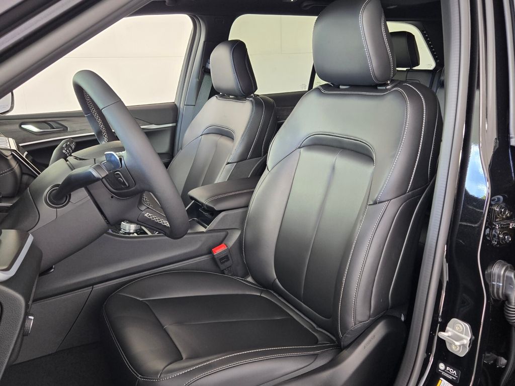 new 2025 Jeep Grand Cherokee car, priced at $38,985