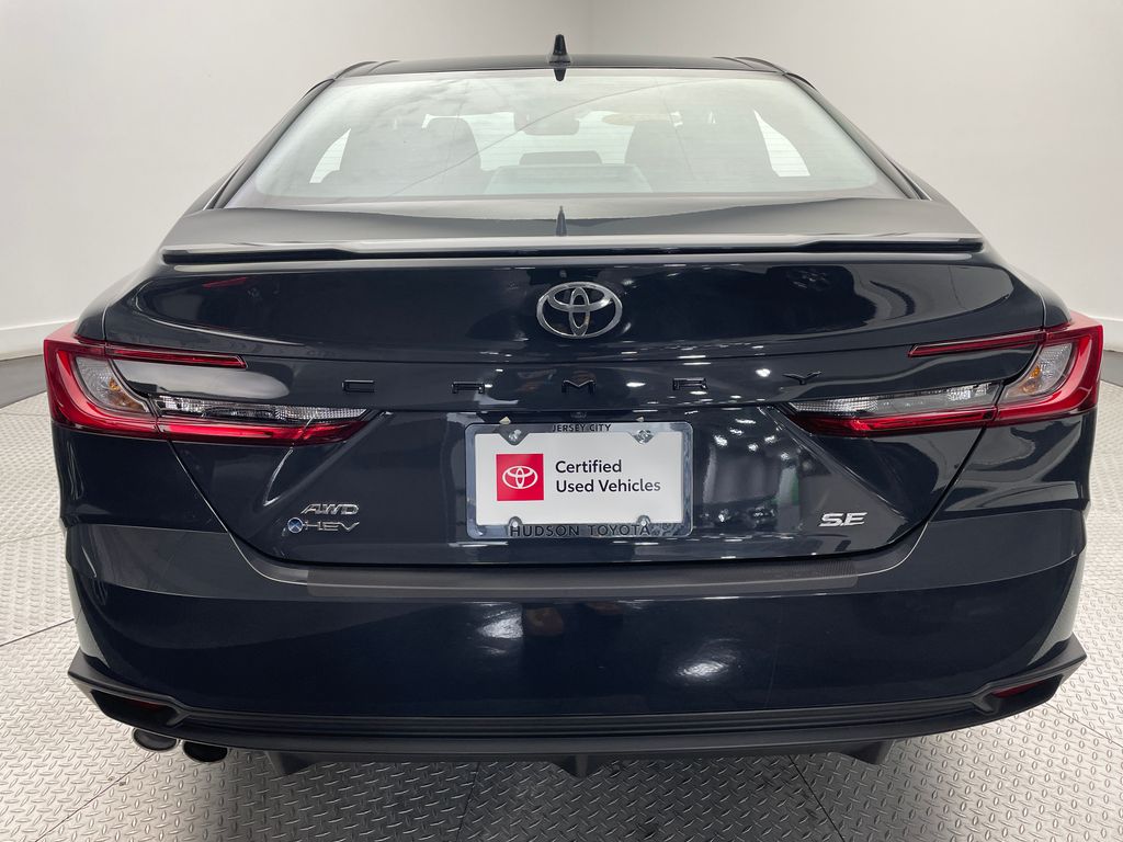 2025 Toyota Camry SE 6