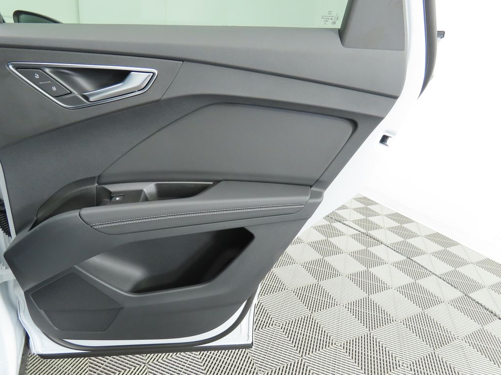 2025 Audi Q4 e-tron  27