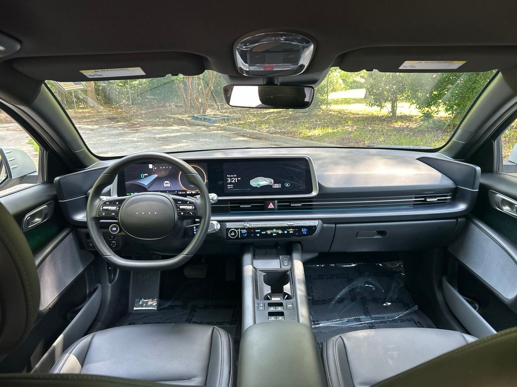 Used 2024 Gold Hyundai SEL image 26