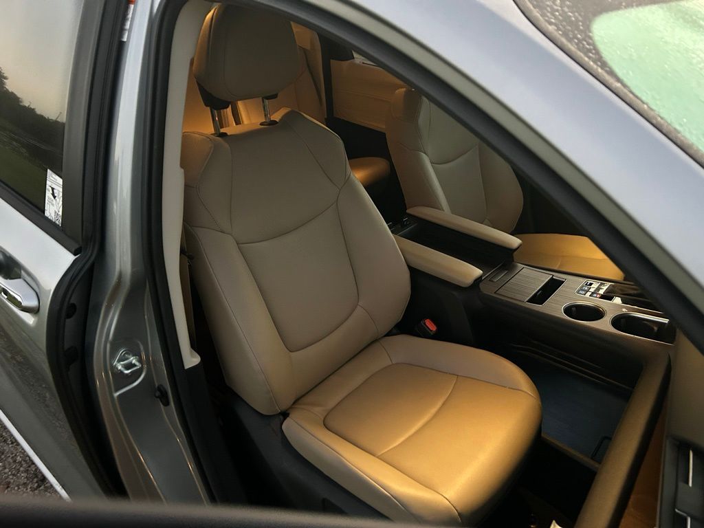 Thumbnail: 2024 Toyota Sienna - 16