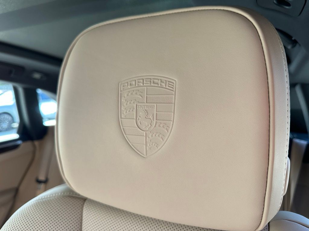 Thumbnail: 2026 Porsche Macan - 19