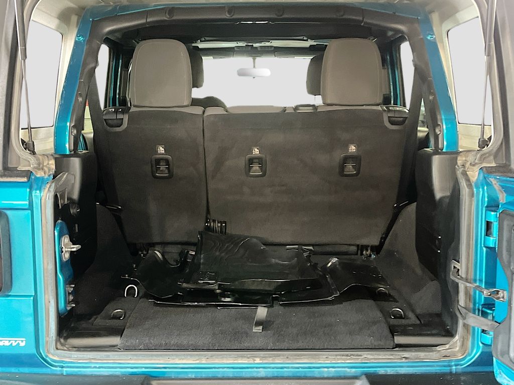 Used 2020 Bikini Pearlcoat Jeep Unlimited Sport S image 24
