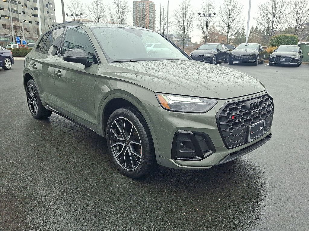 Thumbnail: 2023 Audi SQ5 - 3