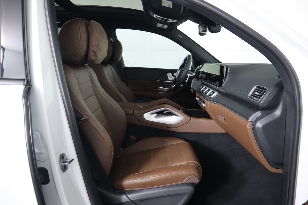 2025 Mercedes-Benz GLS 580 22