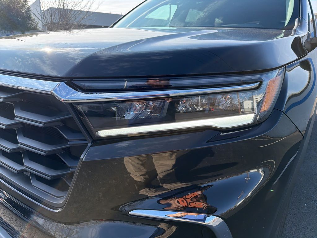 Thumbnail: 2025 Honda Pilot - 9