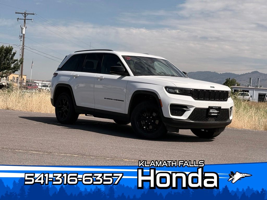 Bright White Clearcoat 2024 Jeep Grand Cherokee SUV / Crossover Four-Wheel Drive 8-Speed Automatic
