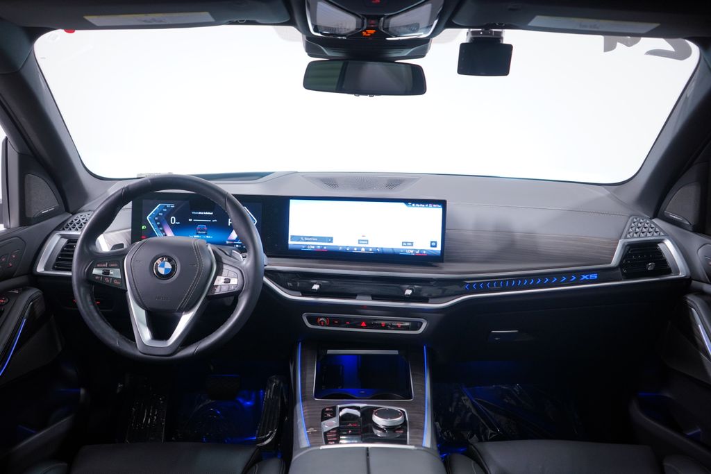Thumbnail: 2024 BMW X5 - 10