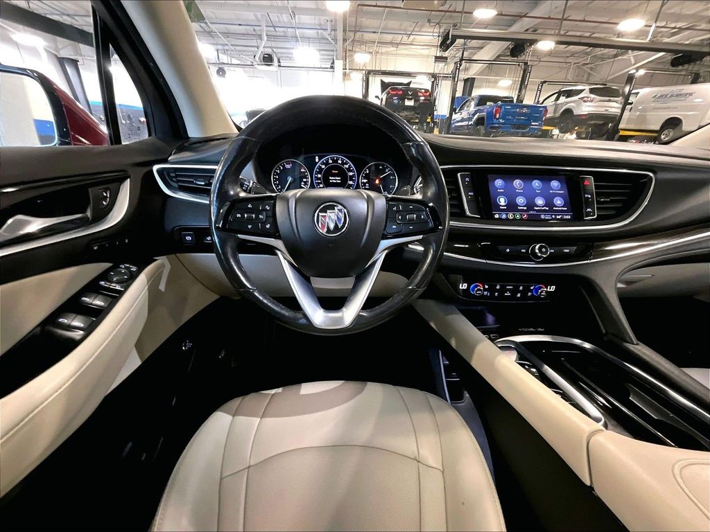 2023 Buick Enclave — photo 18