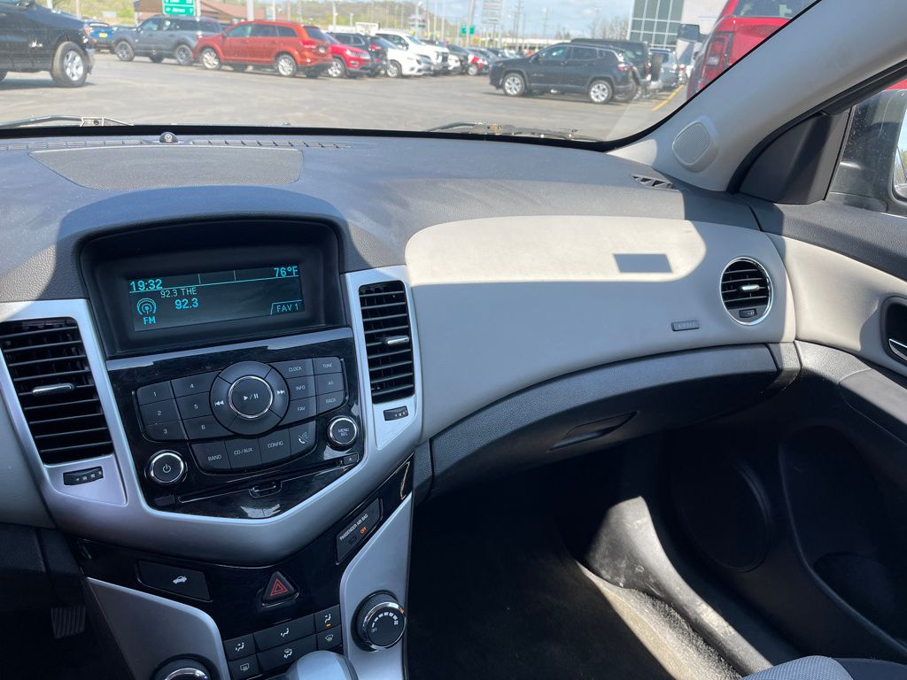 used 2015 Chevrolet Cruze car, priced at $8,500