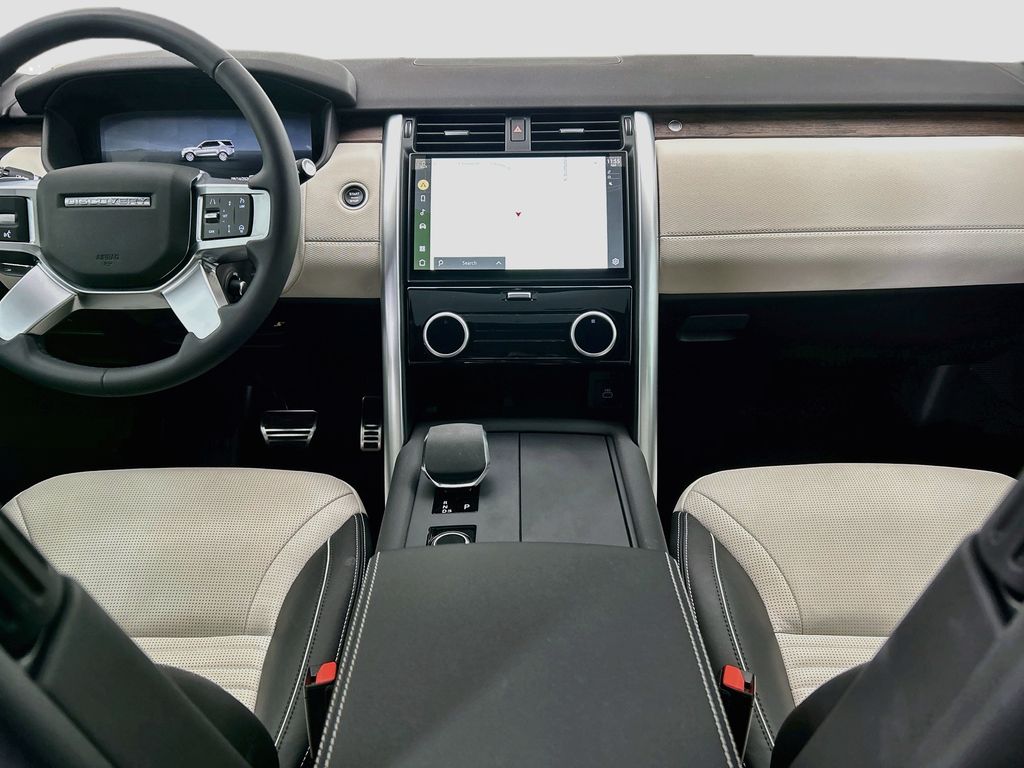 Thumbnail: 2024 Land Rover Discovery - 13
