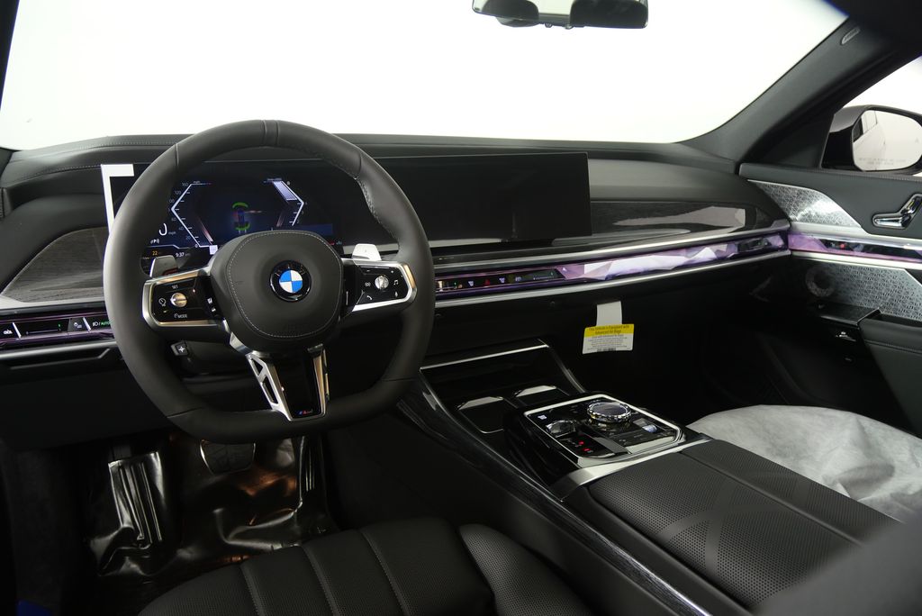 Thumbnail: 2026 BMW 7 Series - 19
