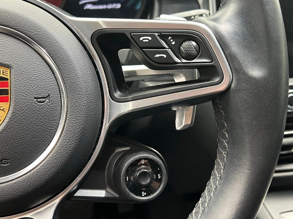 Thumbnail: 2021 Porsche Macan - 9