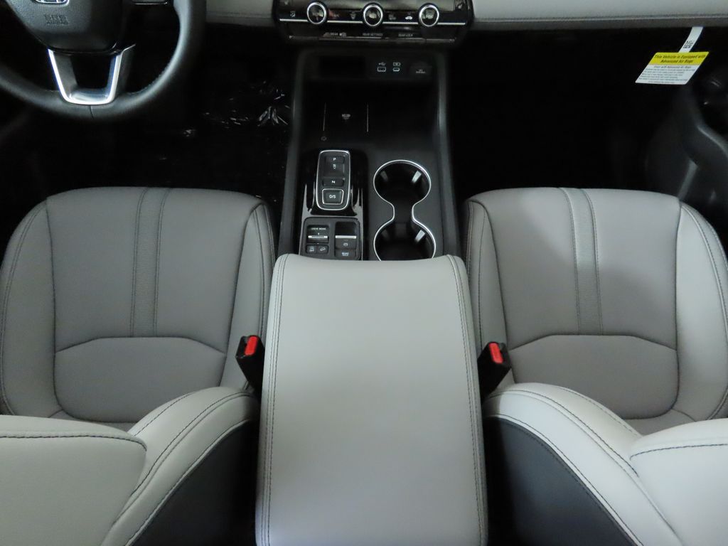 2025 Honda Pilot Touring 18