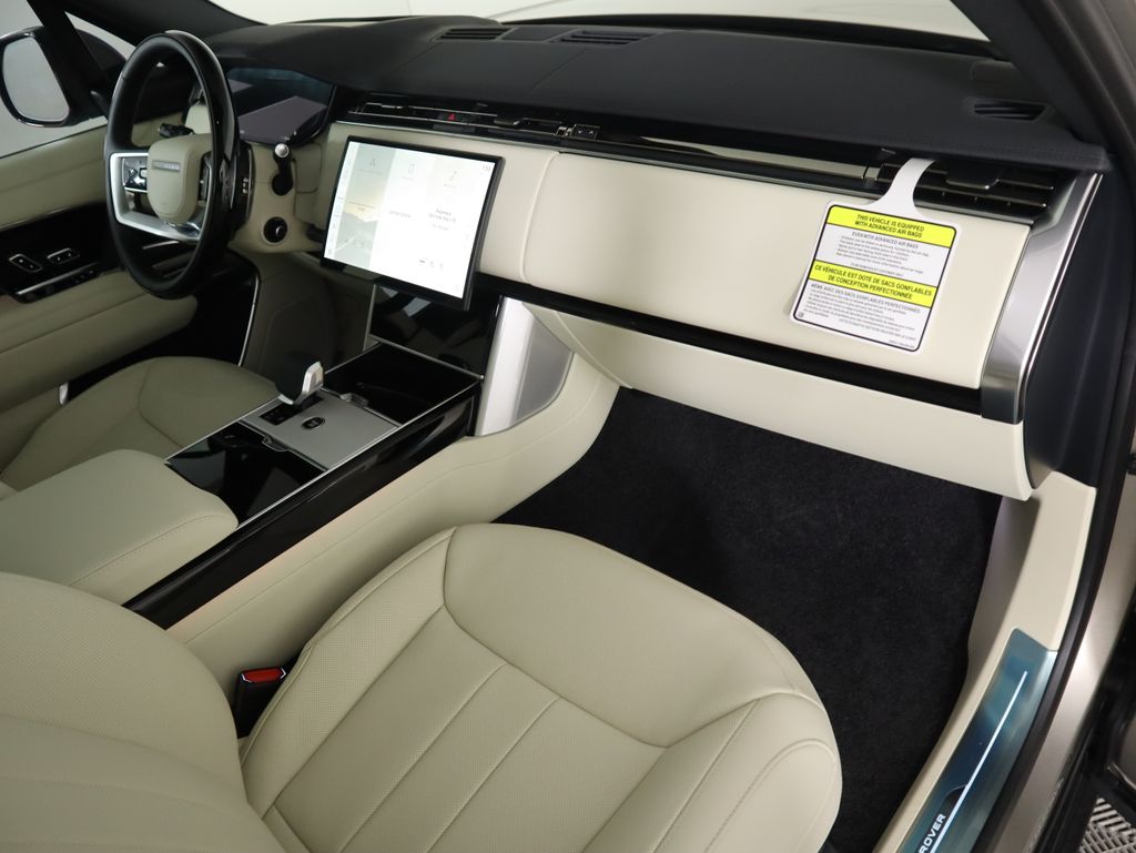 Thumbnail: 2026 Land Rover Range Rover - 18