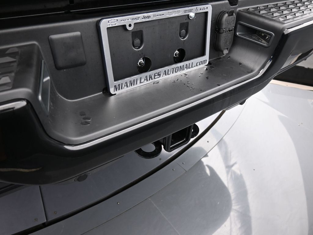 New 2026 Diamond Black Crystal Pearlcoat Ram Laramie image 36