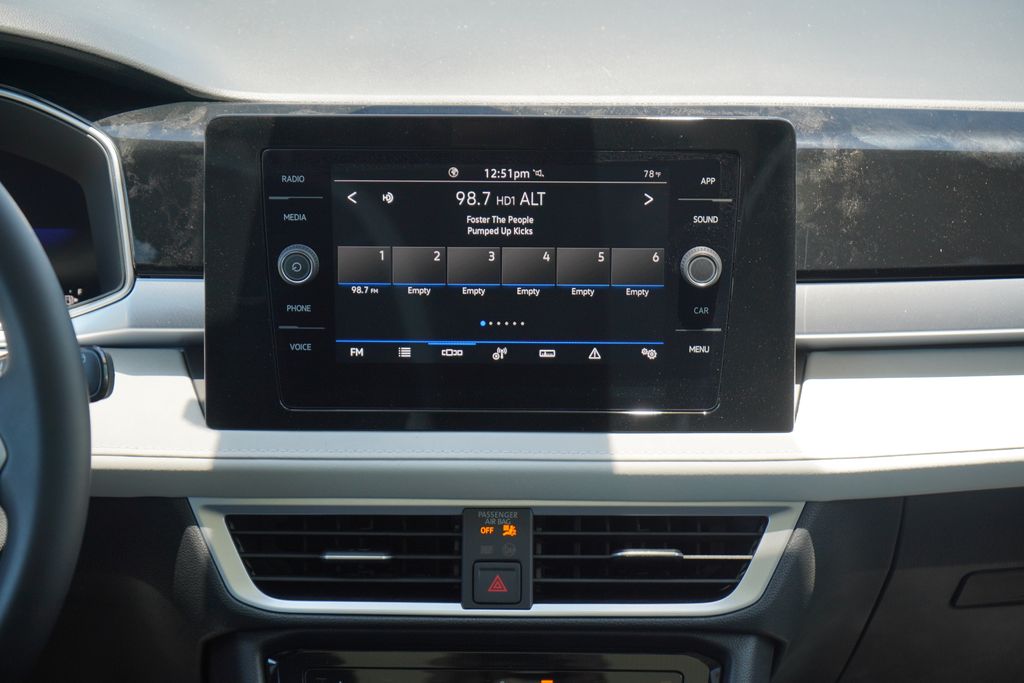 Thumbnail: 2025 Volkswagen Taos - 9