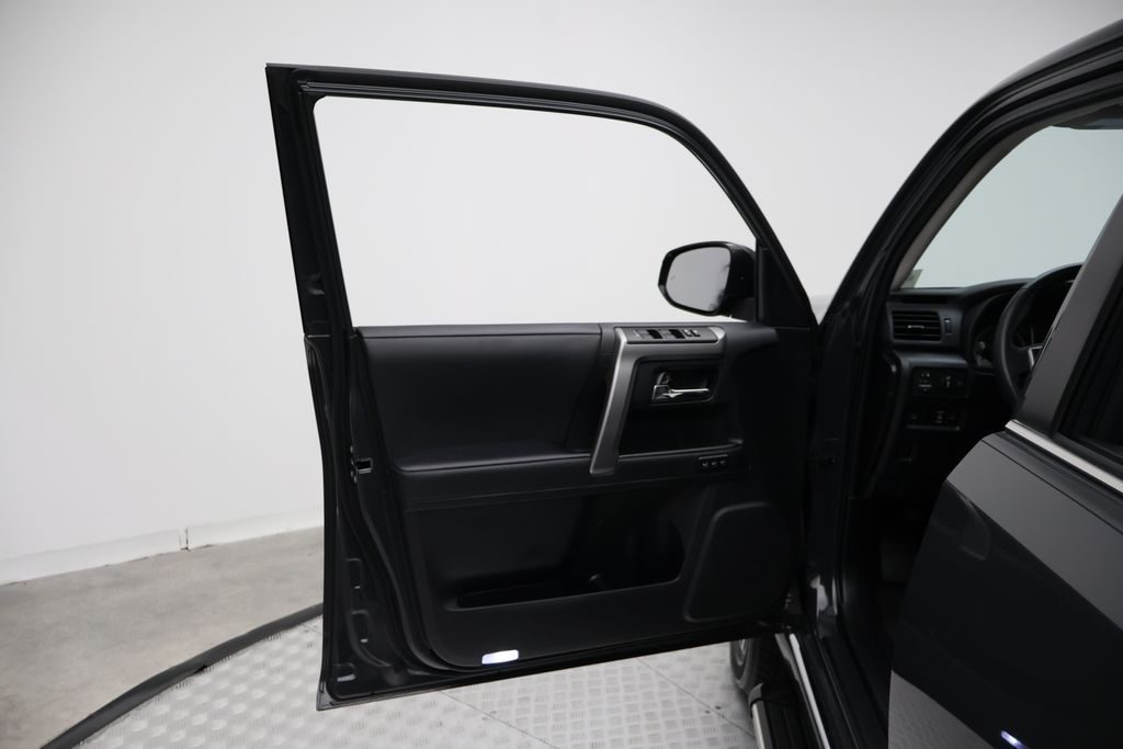 Thumbnail: 2024 Toyota 4Runner - 16