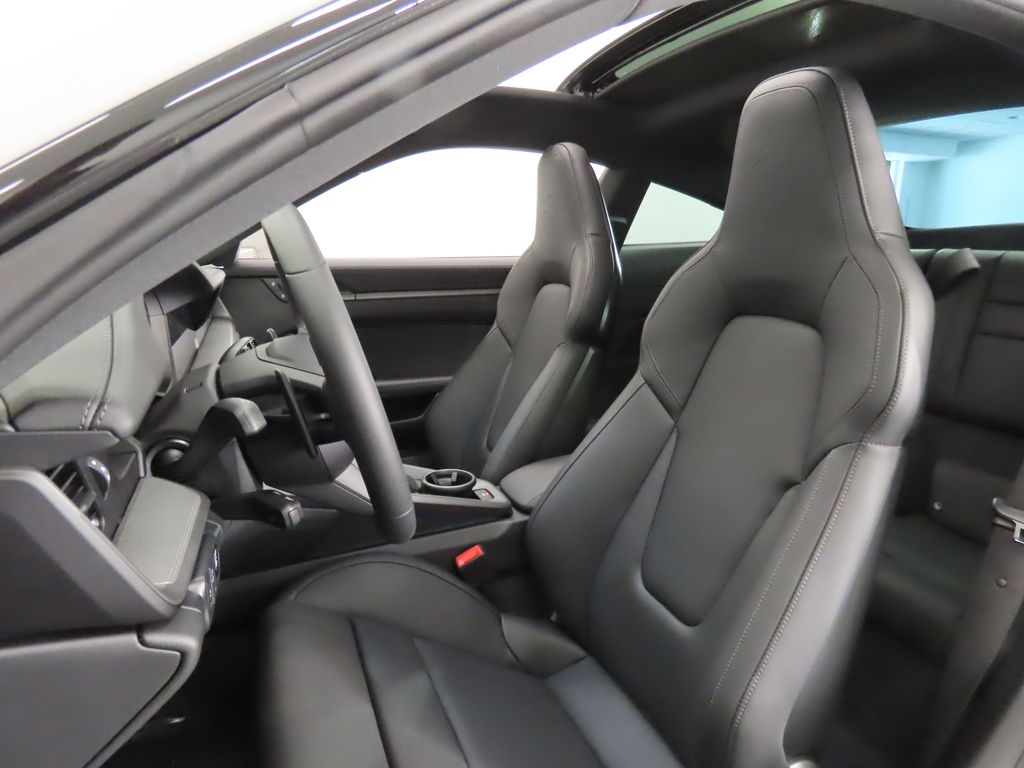 Thumbnail: 2025 Porsche 911 - 5