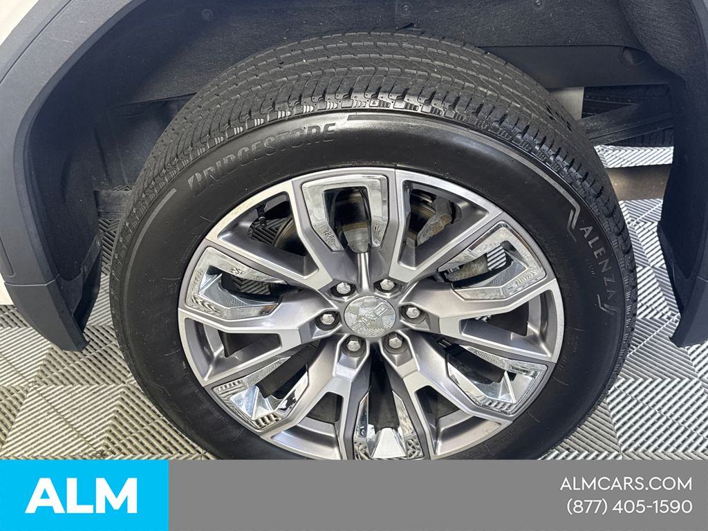 Used 2024 White GMC Denali image 22