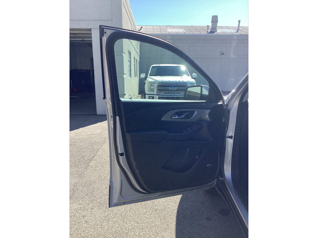Used 2021 Chevrolet Traverse SUV