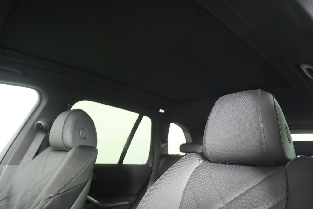 Thumbnail: 2026 BMW X5 - 11