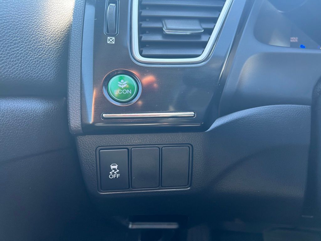 Thumbnail: 2013 Honda Civic - 17