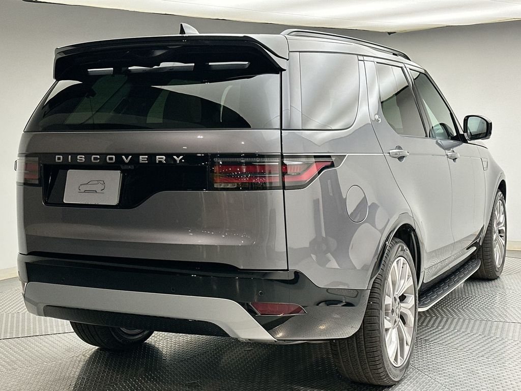 Thumbnail: 2026 Land Rover Discovery - 11