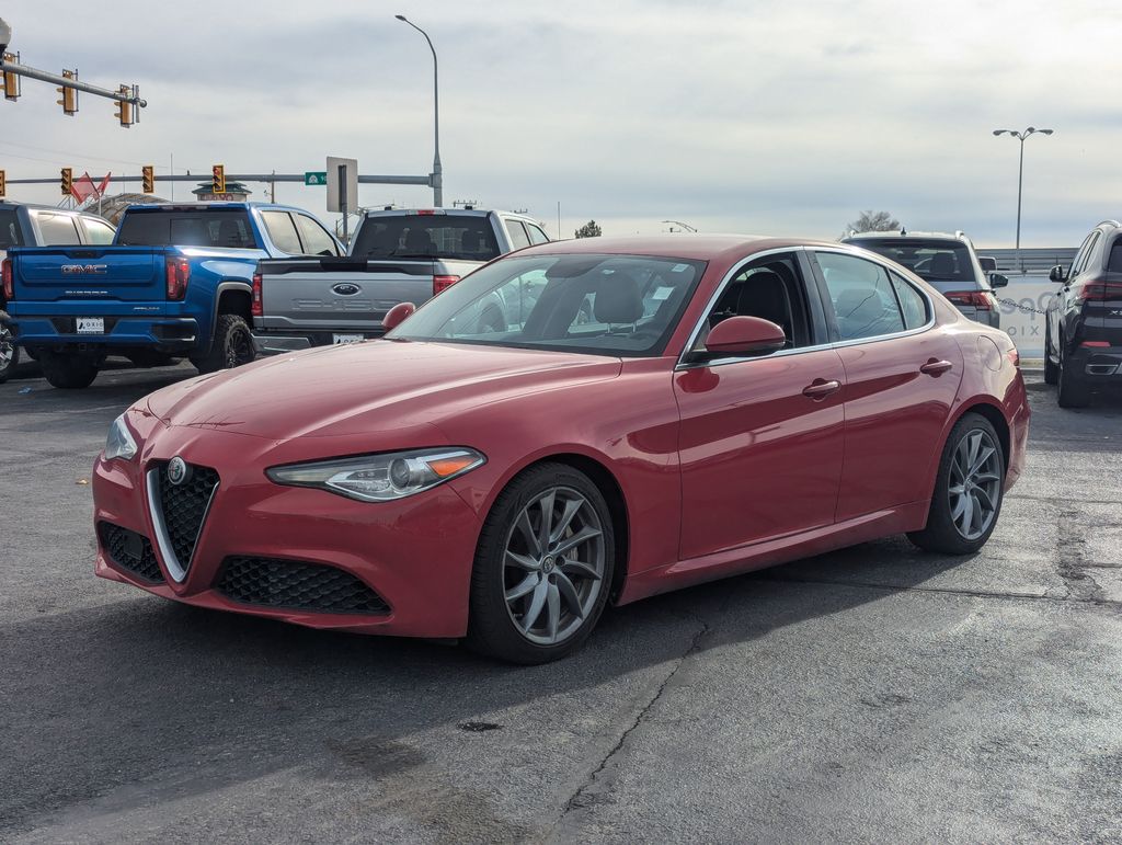 2018 Alfa Romeo Giulia Base 9