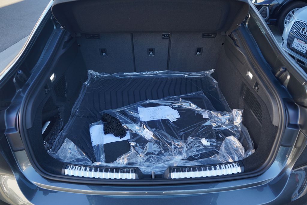 Thumbnail: 2025 Audi S5 - 11