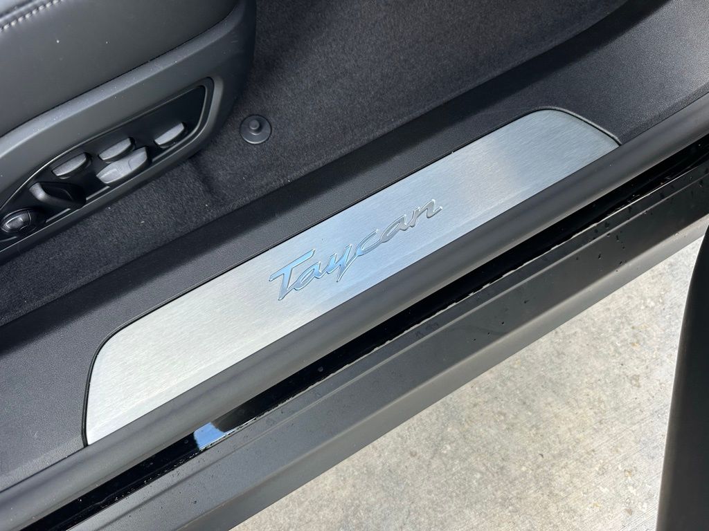 Thumbnail: 2025 Porsche Taycan - 22