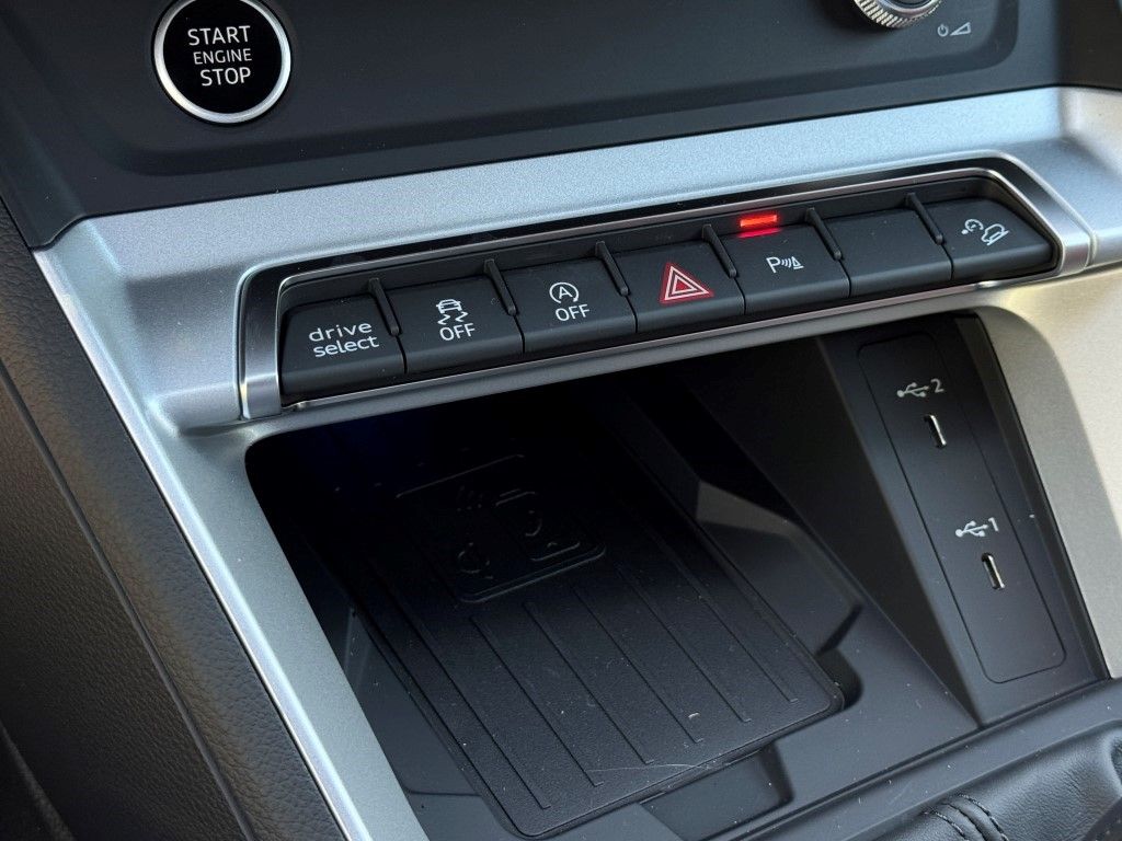 2025 Audi Q3  21