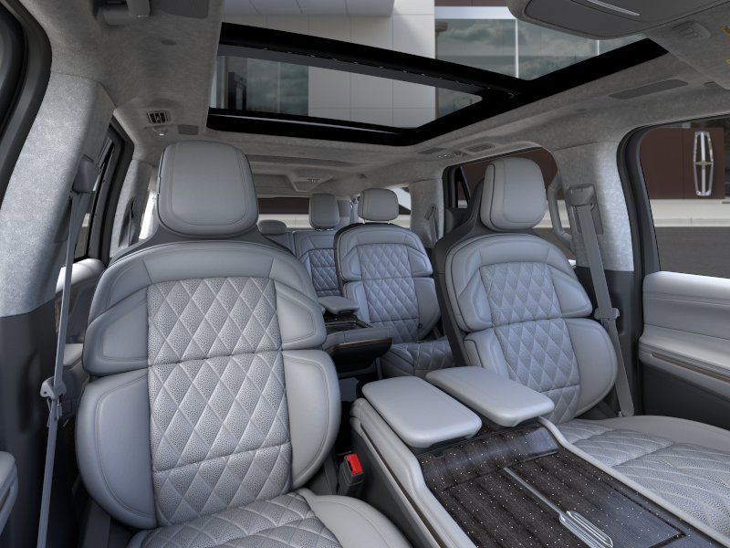 Thumbnail: 2026 Lincoln Navigator L - 10