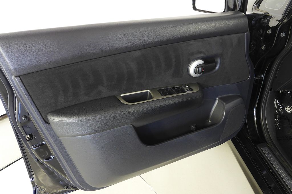 Thumbnail: 2012 Nissan Versa - 11